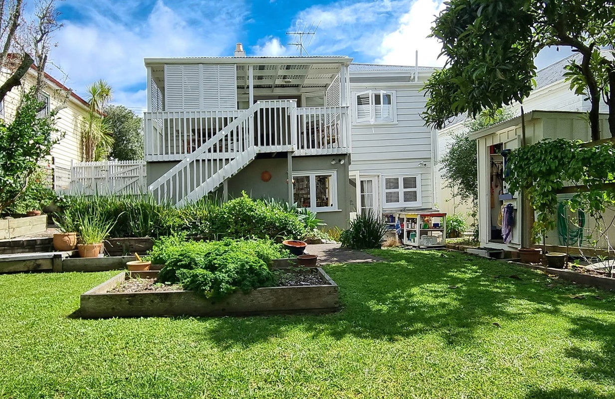 14 Owens Road, Devonport, Auckland - Carousel 40