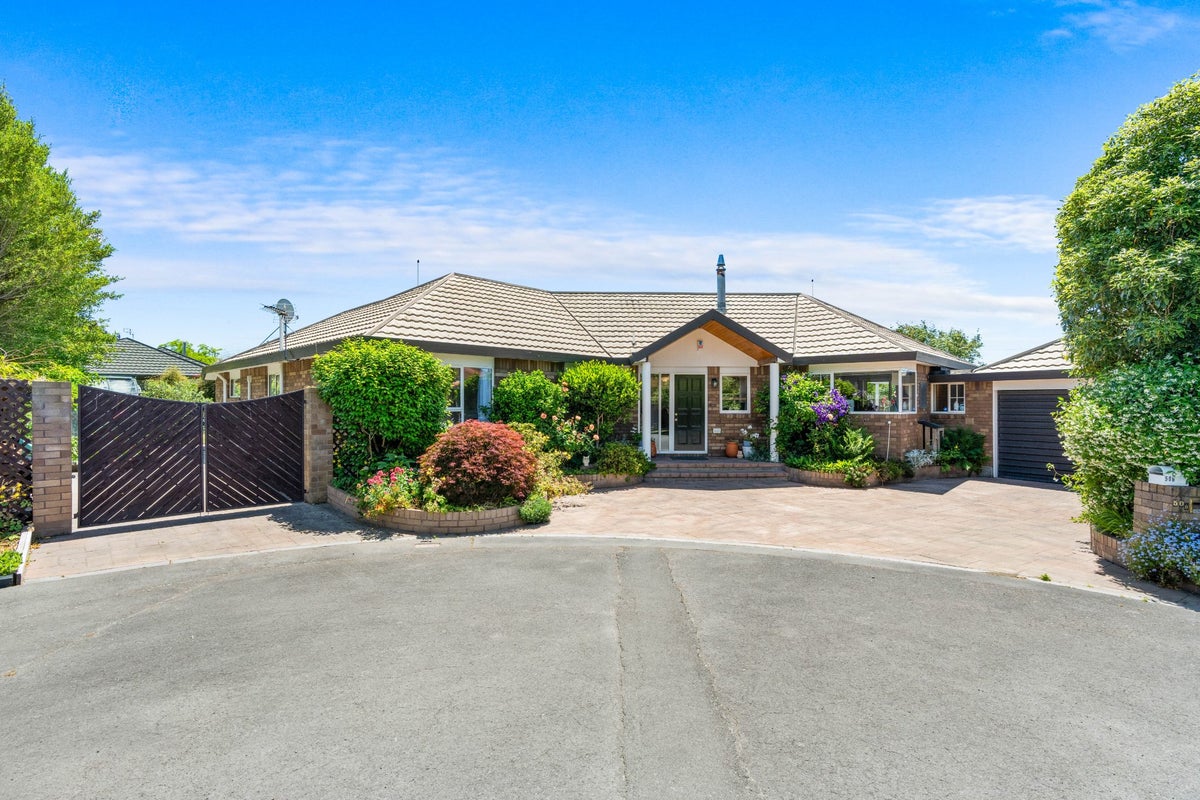 50B Karnak Crescent, Russley, Christchurch - Carousel 21
