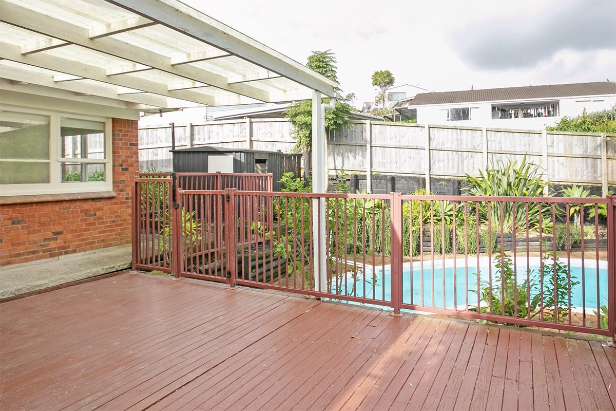 2/39 Eaton Road, Hillsborough, Auckland - Carousel 2