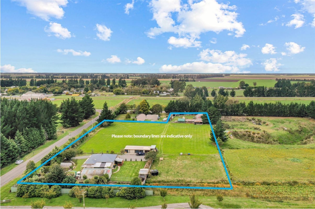 17 Wilkinsons Road, Chertsey, Ashburton - Carousel 2