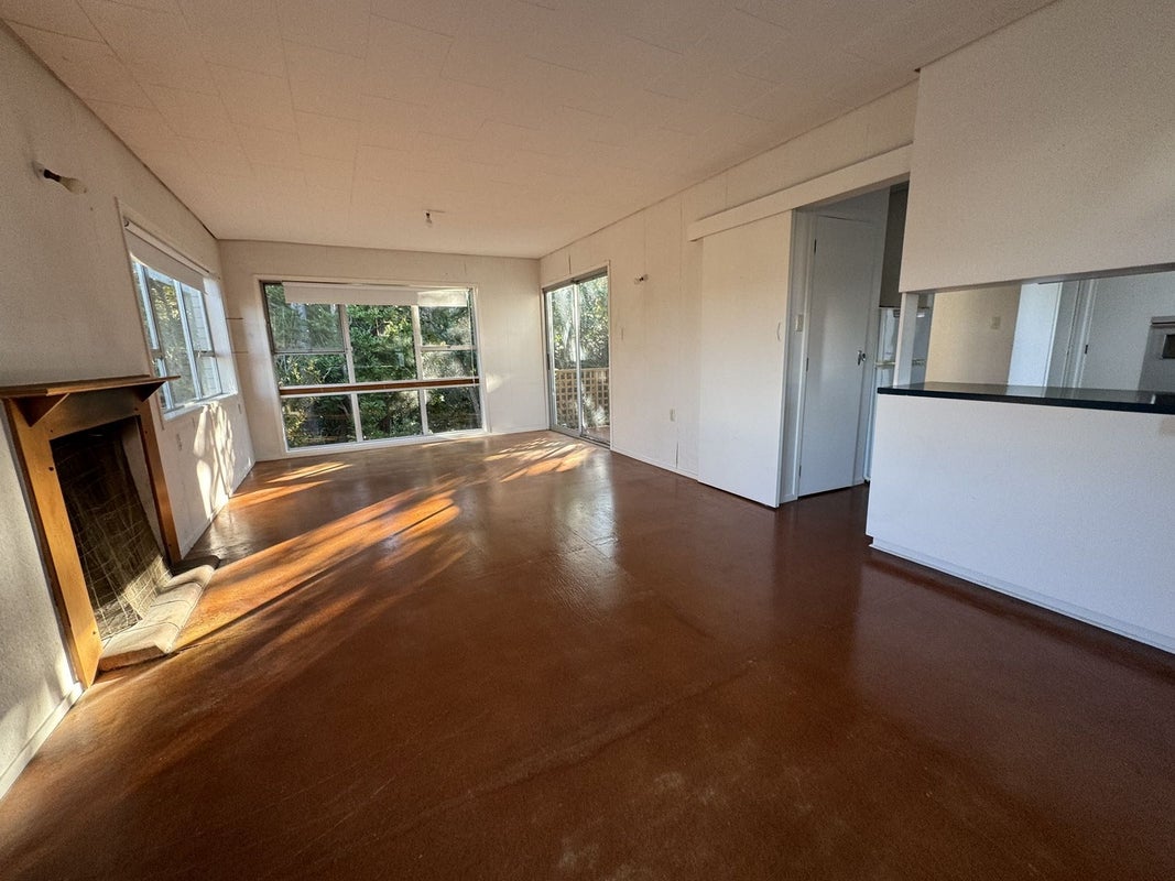 21 Holdaway Avenue, Northcote, Auckland - Carousel 1