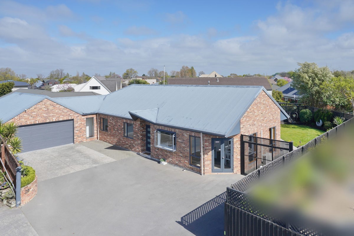 29 Stillwater Avenue, Burwood, Christchurch - Carousel 1