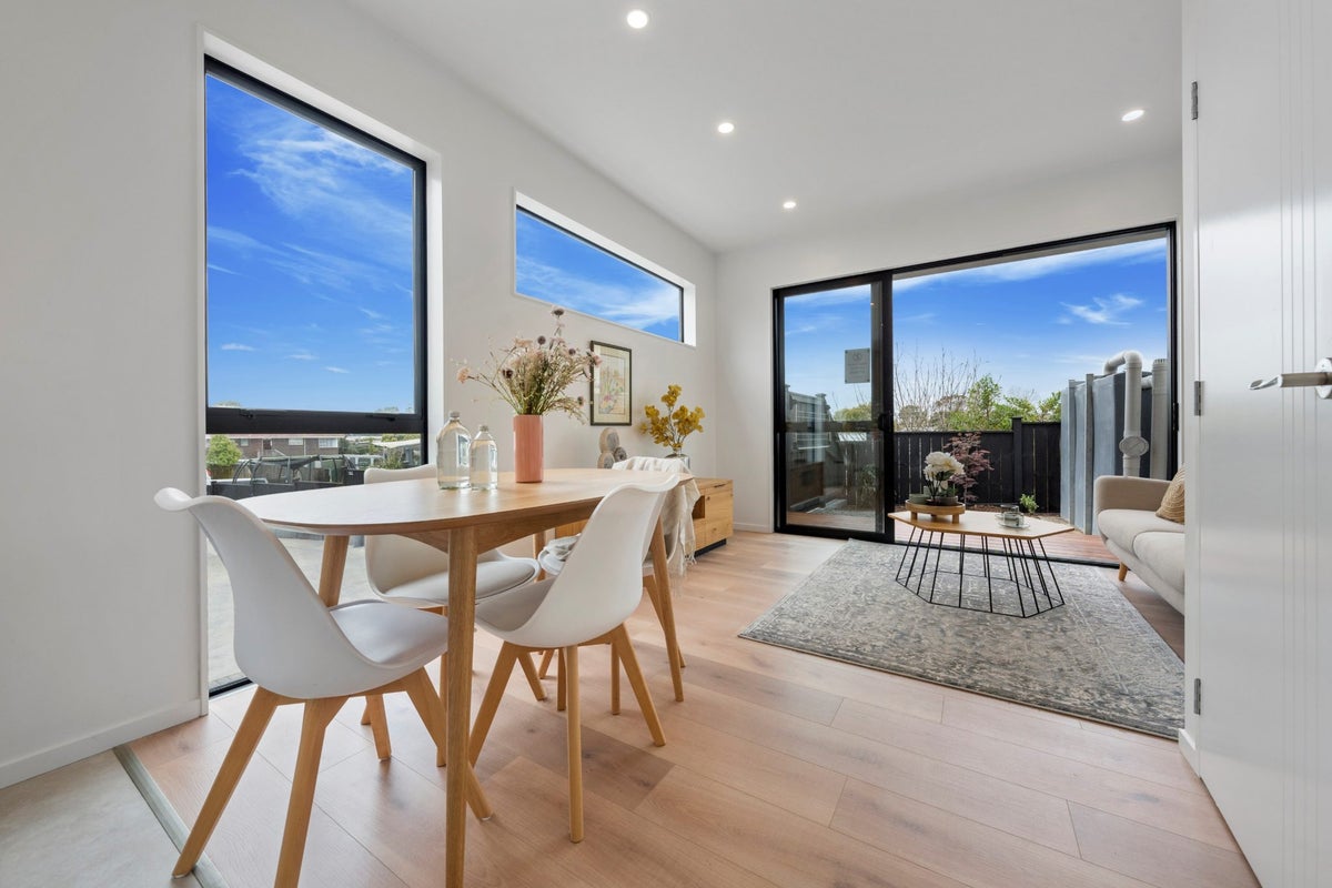 8/82 Rosewarne Crescent, Glendene, Auckland - Carousel 2