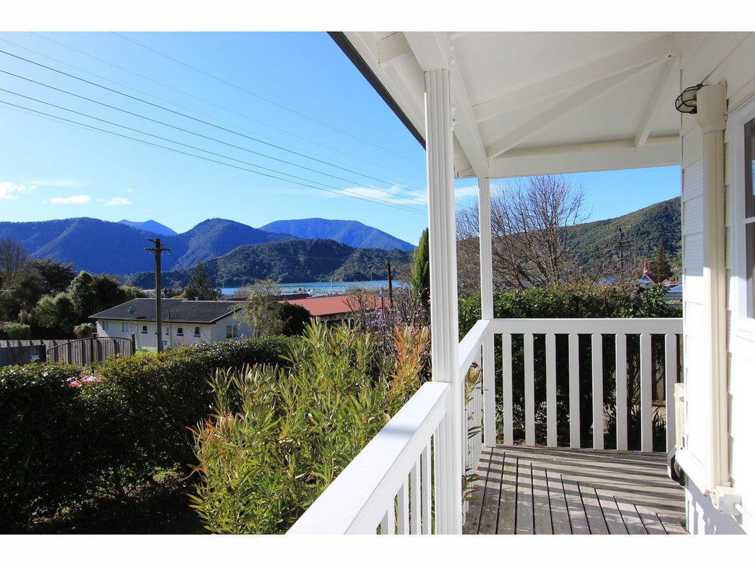 11 Lawrence Street, Havelock - Carousel 2