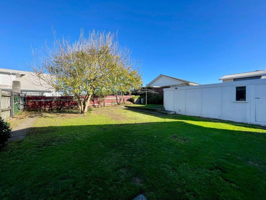 26 Paynters Avenue, Strandon, New Plymouth - Carousel 2