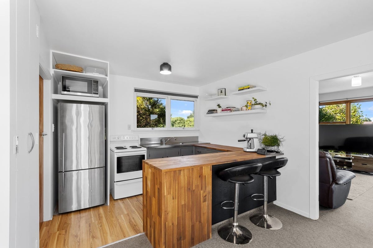 41 Cardinal Drive, Hillmorton, Christchurch - Carousel 1
