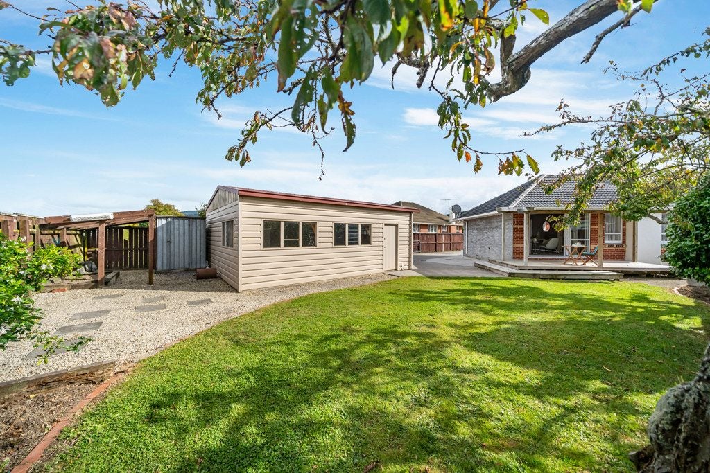 80 Fraser Crescent, Elderslea, Upper Hutt - Carousel 2