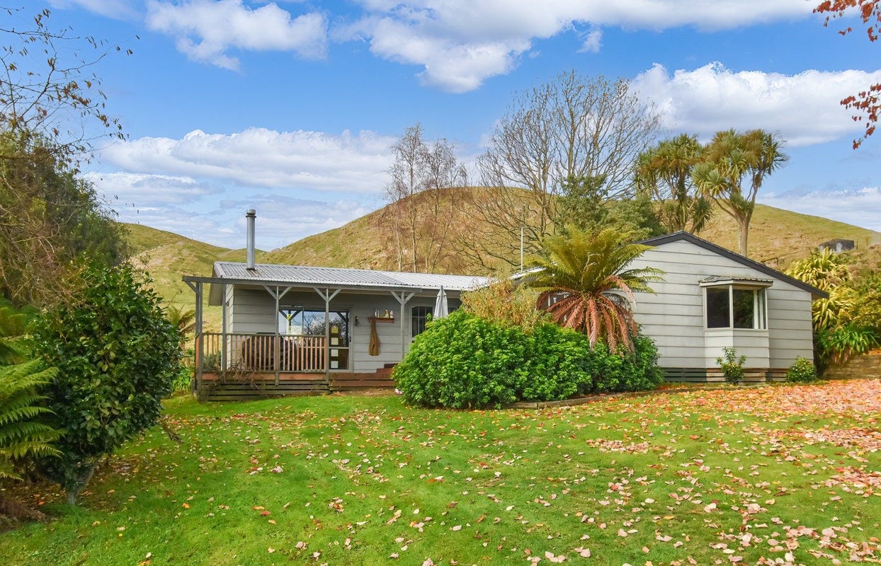 160 River Plate Road, Rotorua - Carousel 1