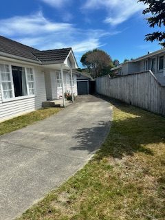 22 Mary Crescent, Elderslea, Upper Hutt - Carousel 1