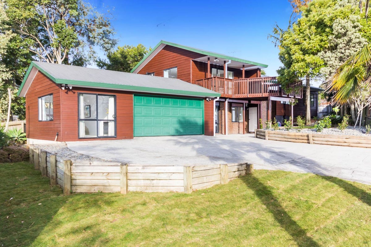 25 Lochend Place, Highland Park, Auckland - Carousel 1