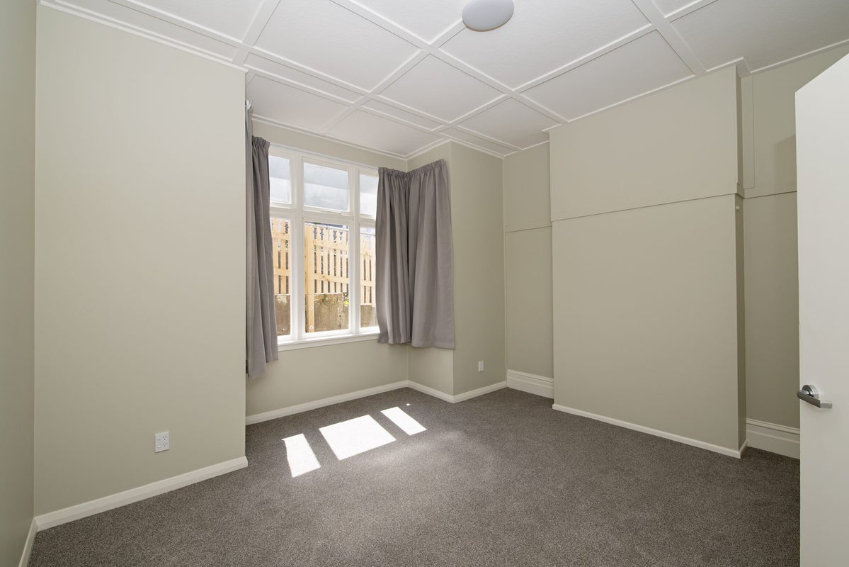 15 Hanson Street, Mount Cook, Wellington - Carousel 2