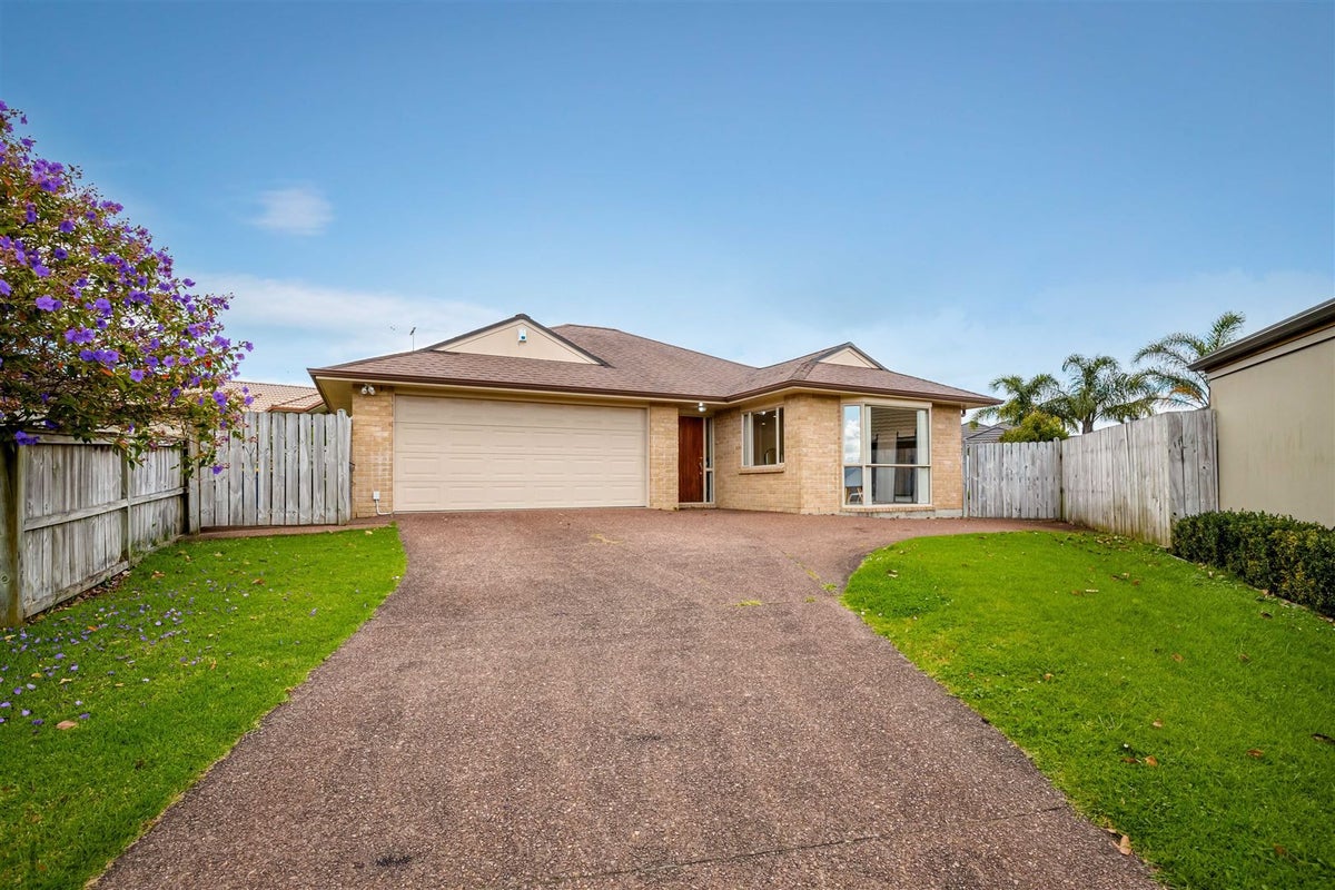15 Pyrite Street, Westgate, Auckland - Carousel 1