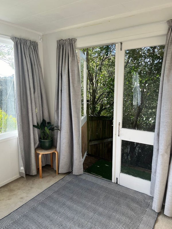 495 Beach Road, Murrays Bay, Auckland - Carousel 1