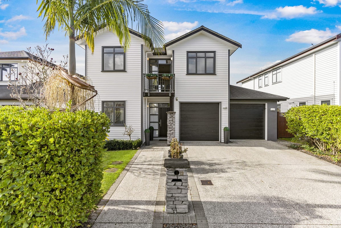 12 Trecarne ST, Karaka, Papakura - Carousel 1