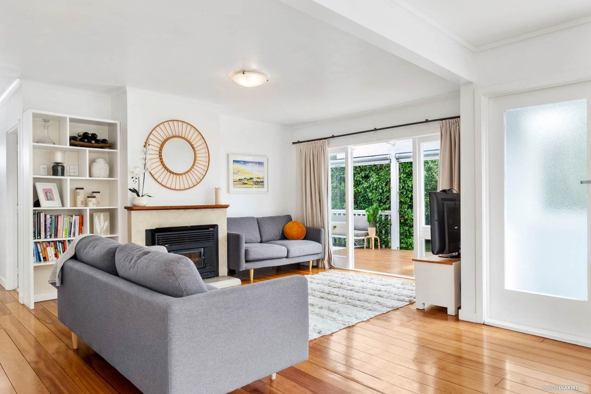 48 Heaphy Street, Blockhouse Bay, Auckland - Carousel 2