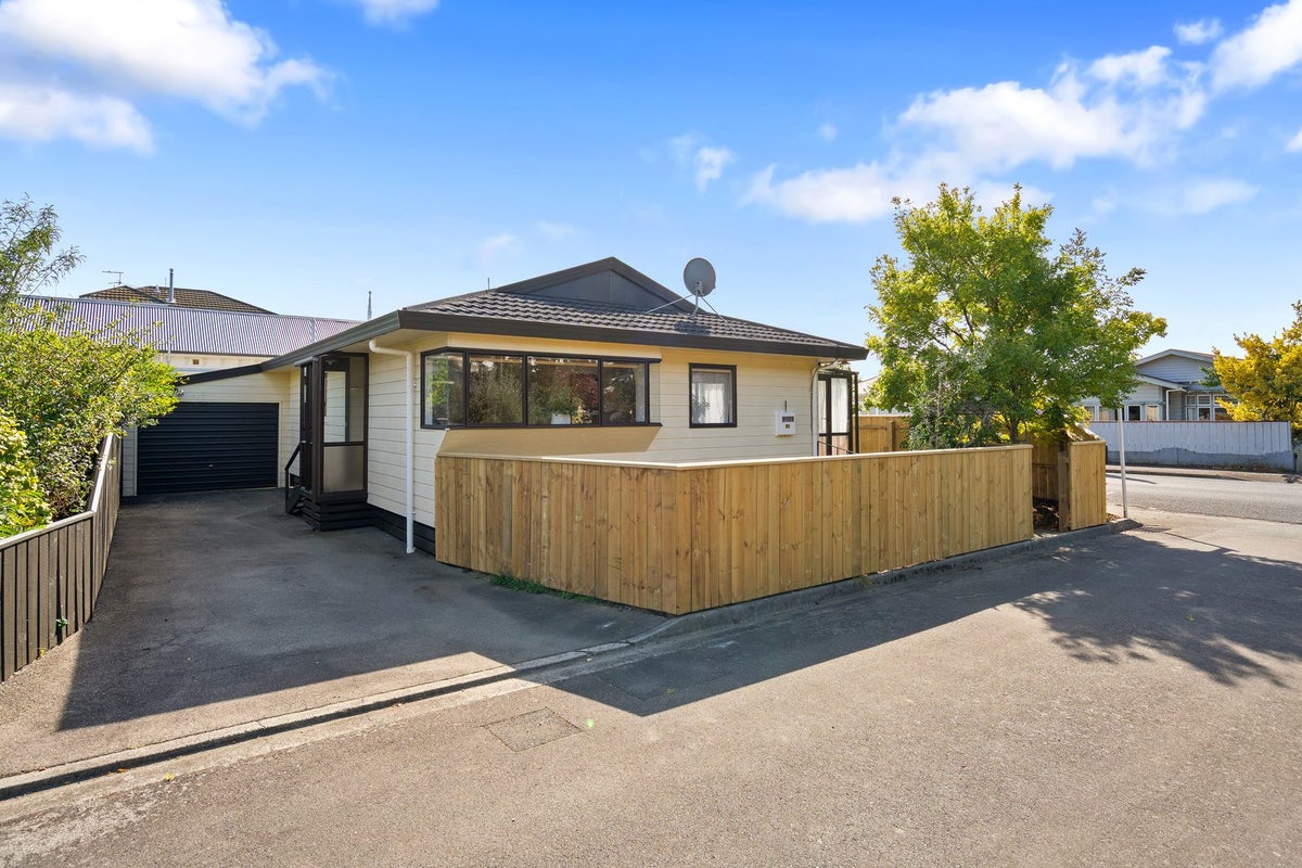 2 Brydon Way, The Wood, Nelson - Carousel 1
