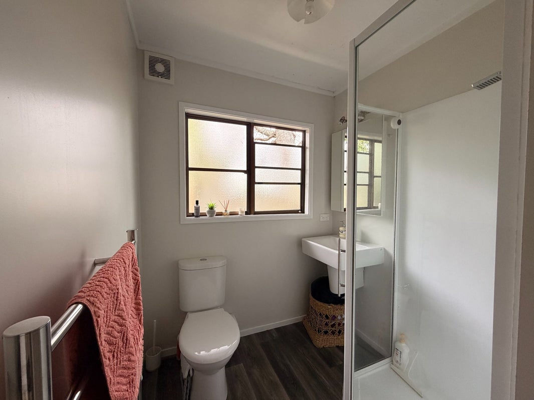 1/23 Balmain Road, Birkenhead, Auckland - Carousel 7