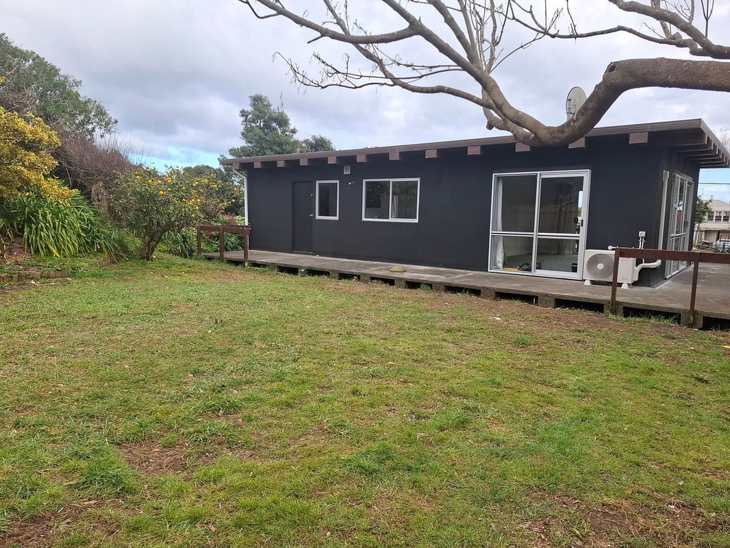 6 Mahoe Street, Otaki Beach, Otaki - Carousel 1