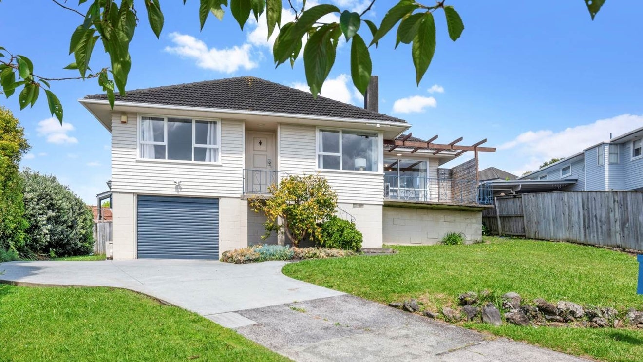 1/41 Larne Avenue, Pakuranga Heights, Auckland - Carousel 1
