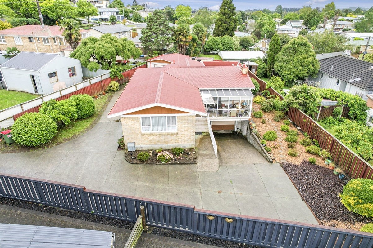 107 Mahoe Street, Melville, Hamilton - Carousel 1