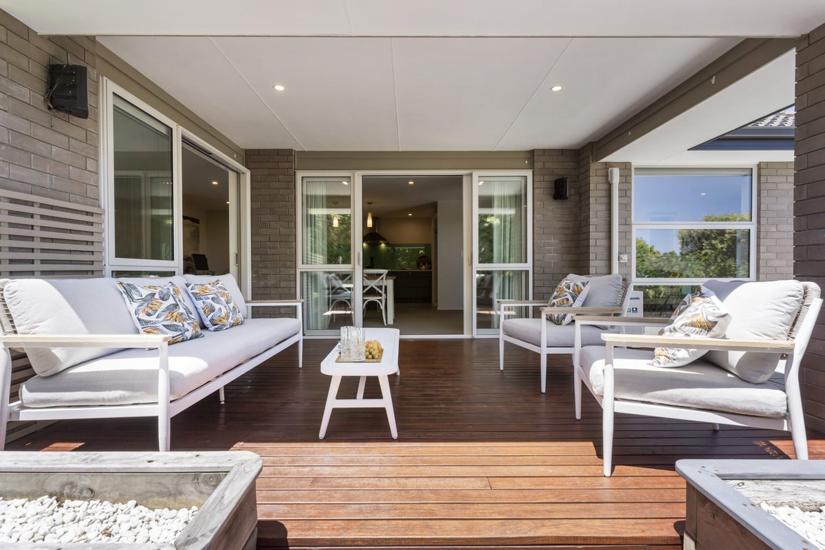 53 Liberty Crescent, Beachlands, Auckland - Carousel 1