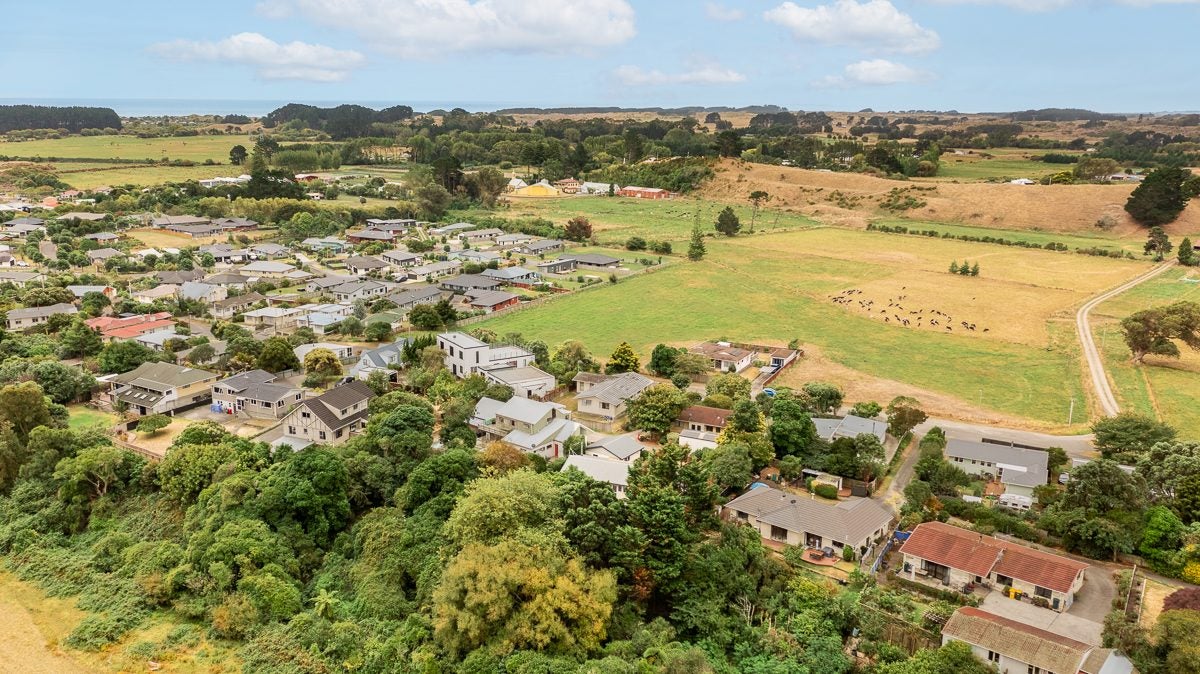 77 Lupin Road, Otaki - Carousel 31