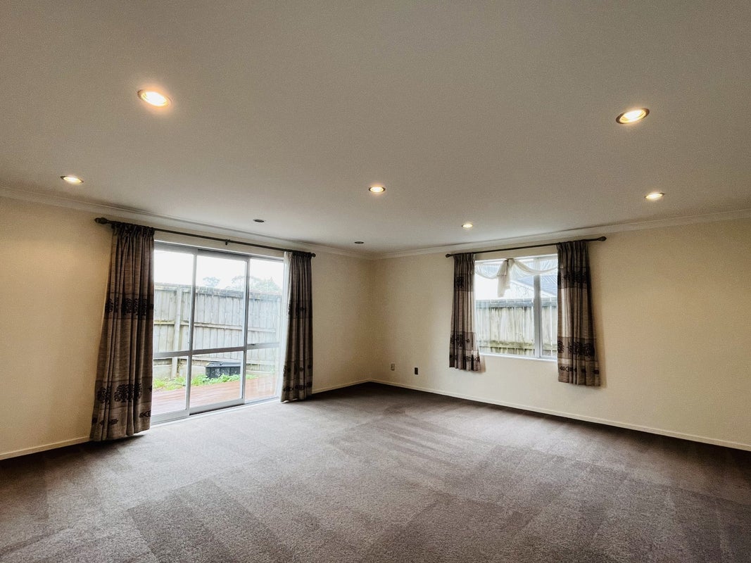 8 The Rosebowl, Sunnyhills, Auckland - Carousel 2