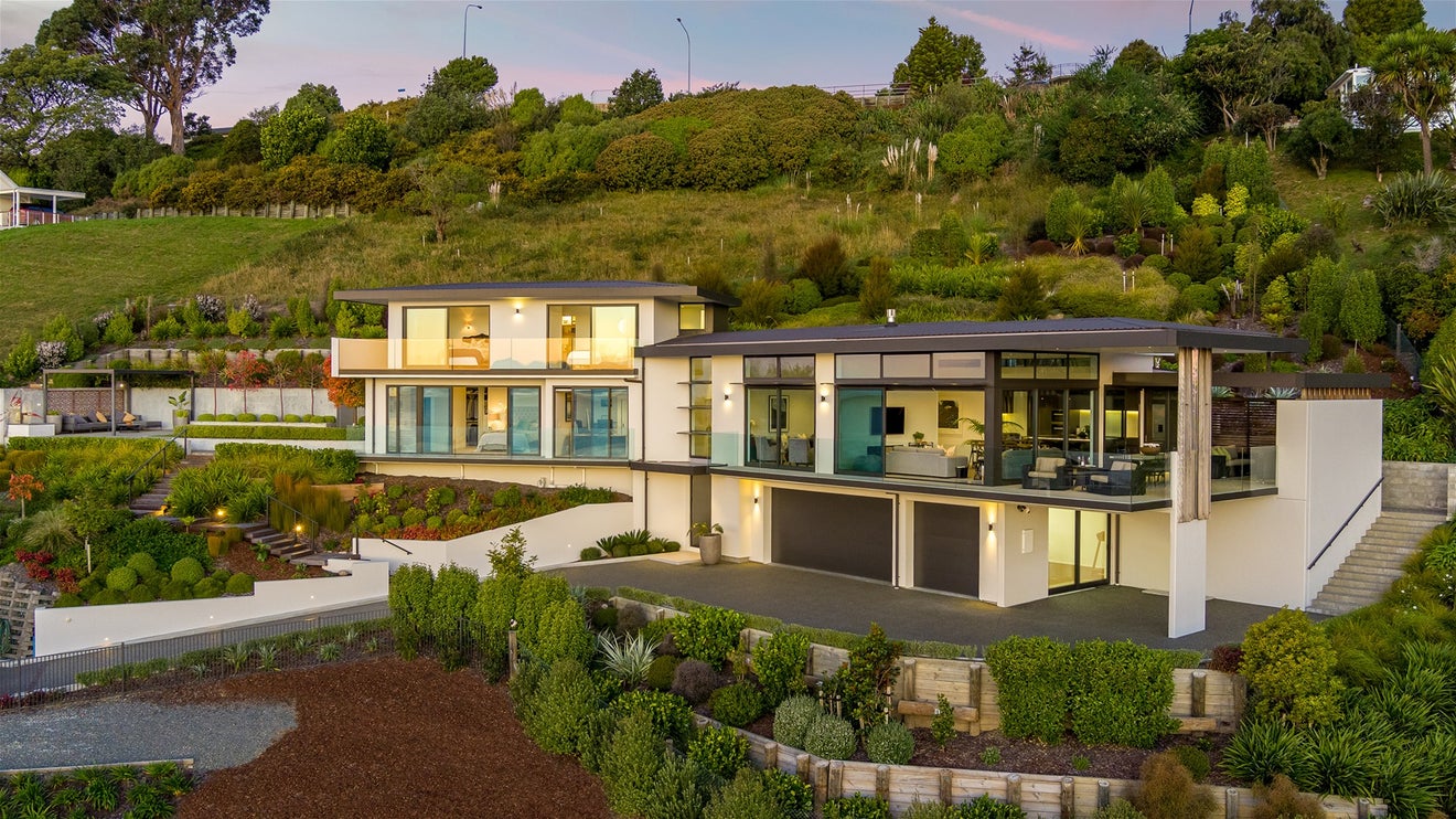 85 The Cliffs, Britannia Heights, Nelson - Carousel 2