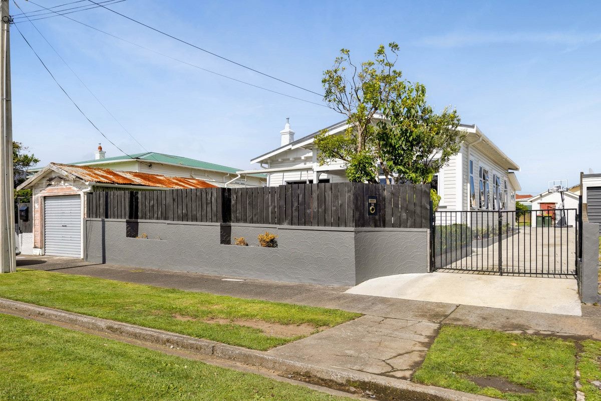 19 Clifford Street, Hawera - Carousel 19