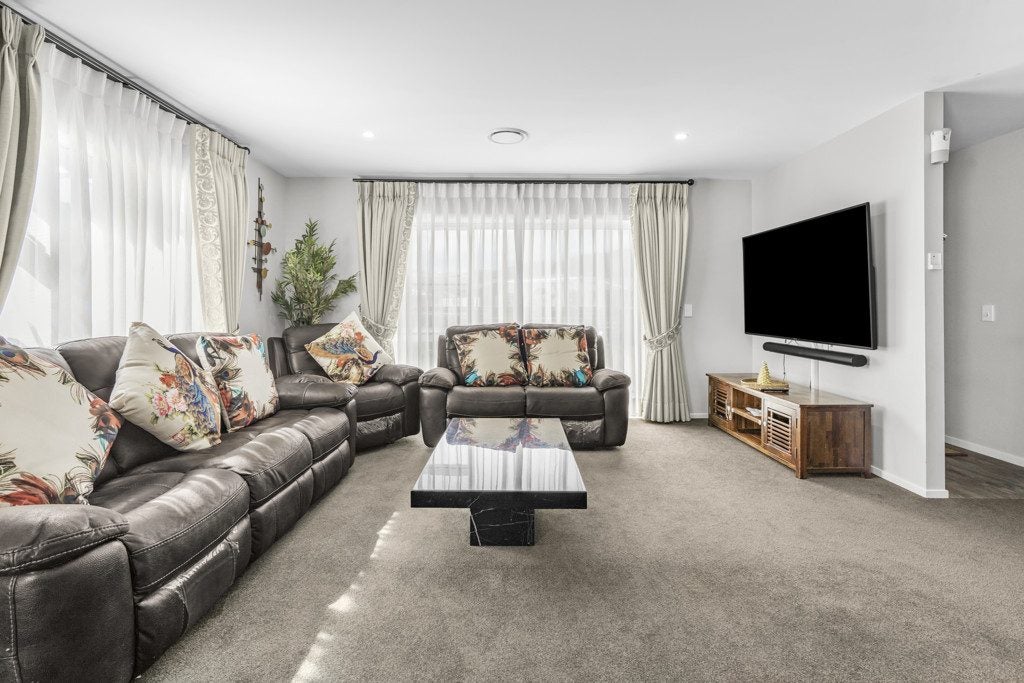 22 Brian Hughes Road, Wainuiomata, Lower Hutt - Carousel 1