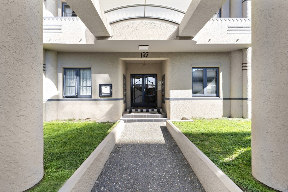 12/127 Molesworth Street, Thorndon, Wellington - Carousel 1