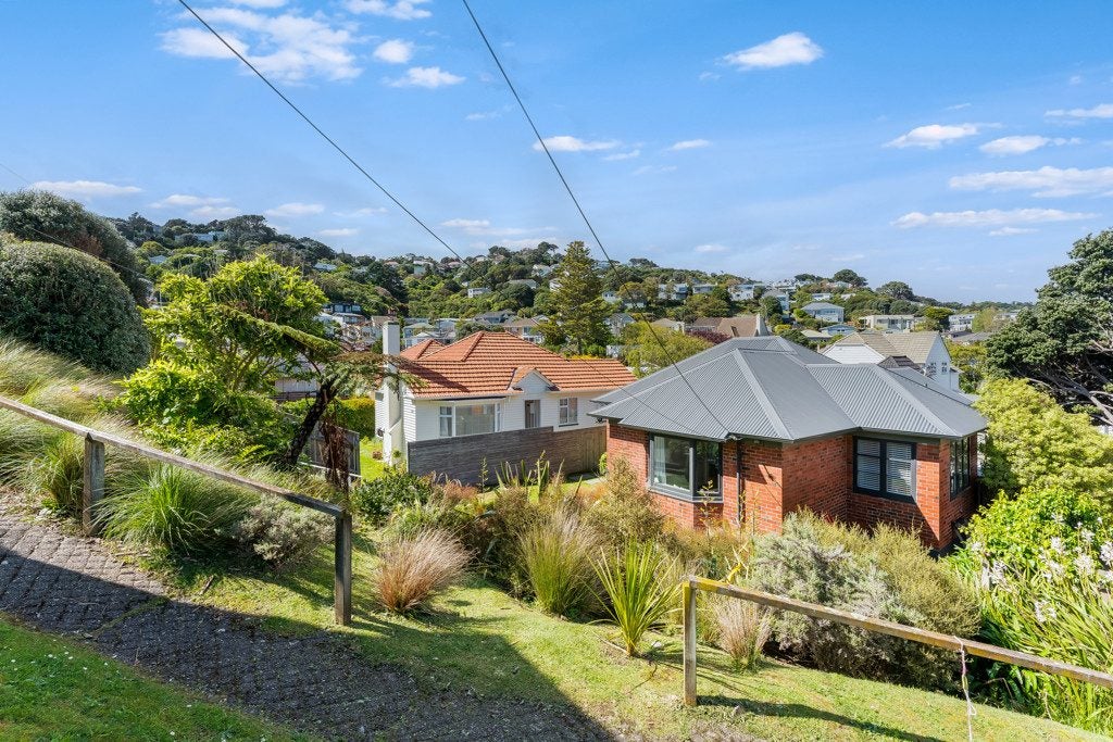 544 Broadway, Strathmore Park, Wellington - Carousel 1