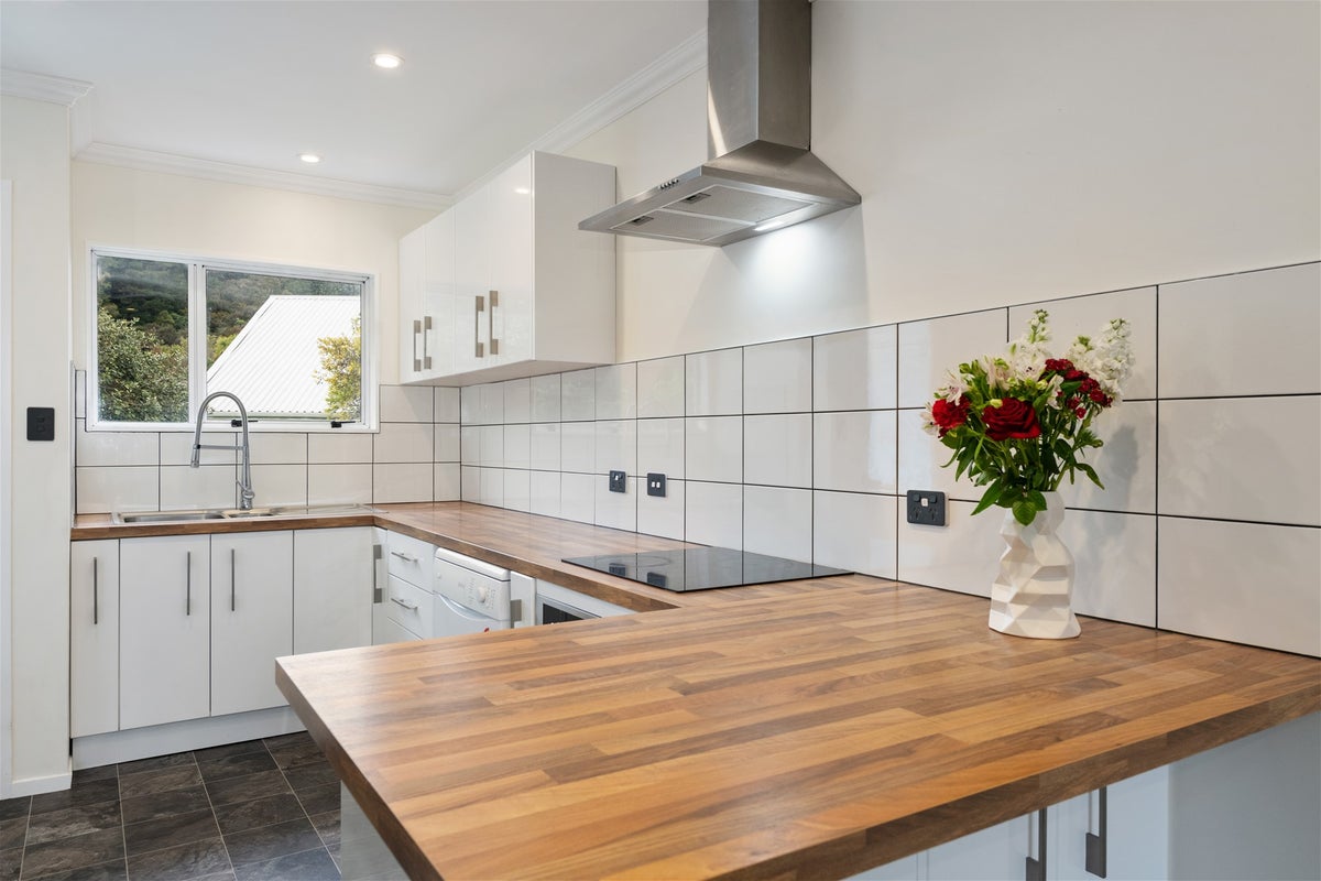 7/10 Mangaroa Hill Road, Maoribank, Upper Hutt - Carousel 2