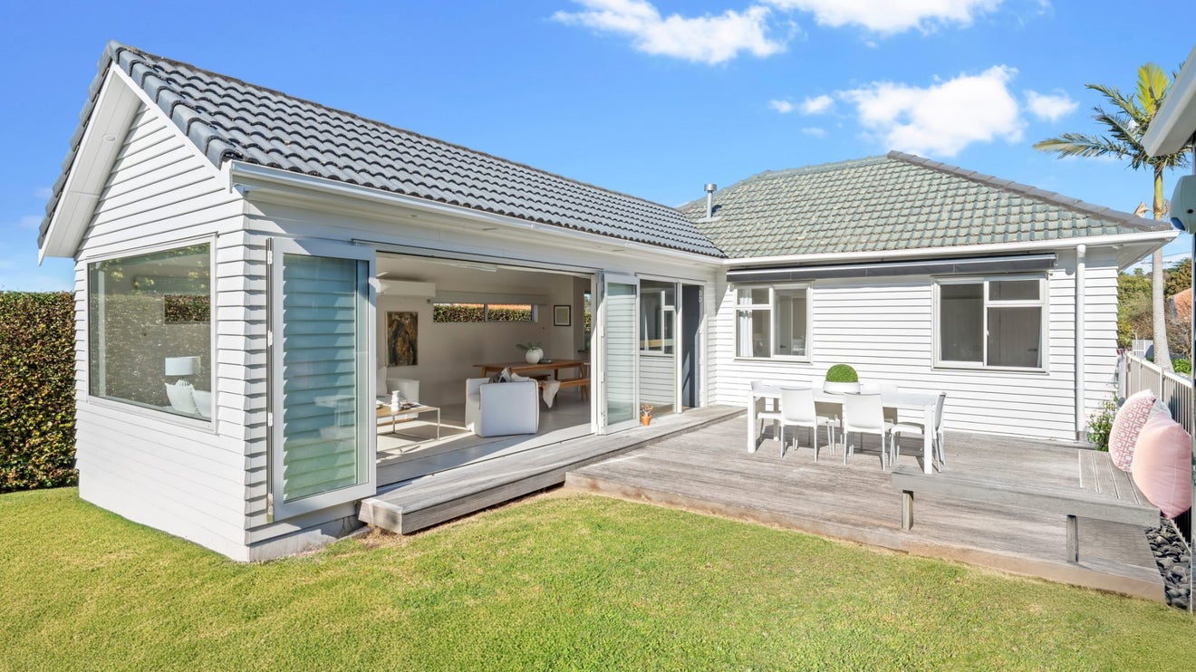 16 Massey Avenue, Greenlane, Auckland - Carousel 1