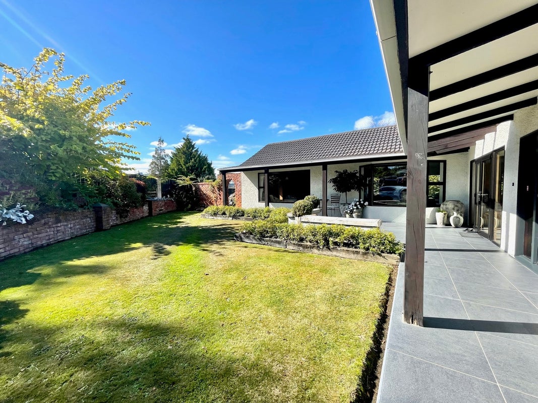 11 Hogan Place, Fairfield, Dunedin - Carousel 2