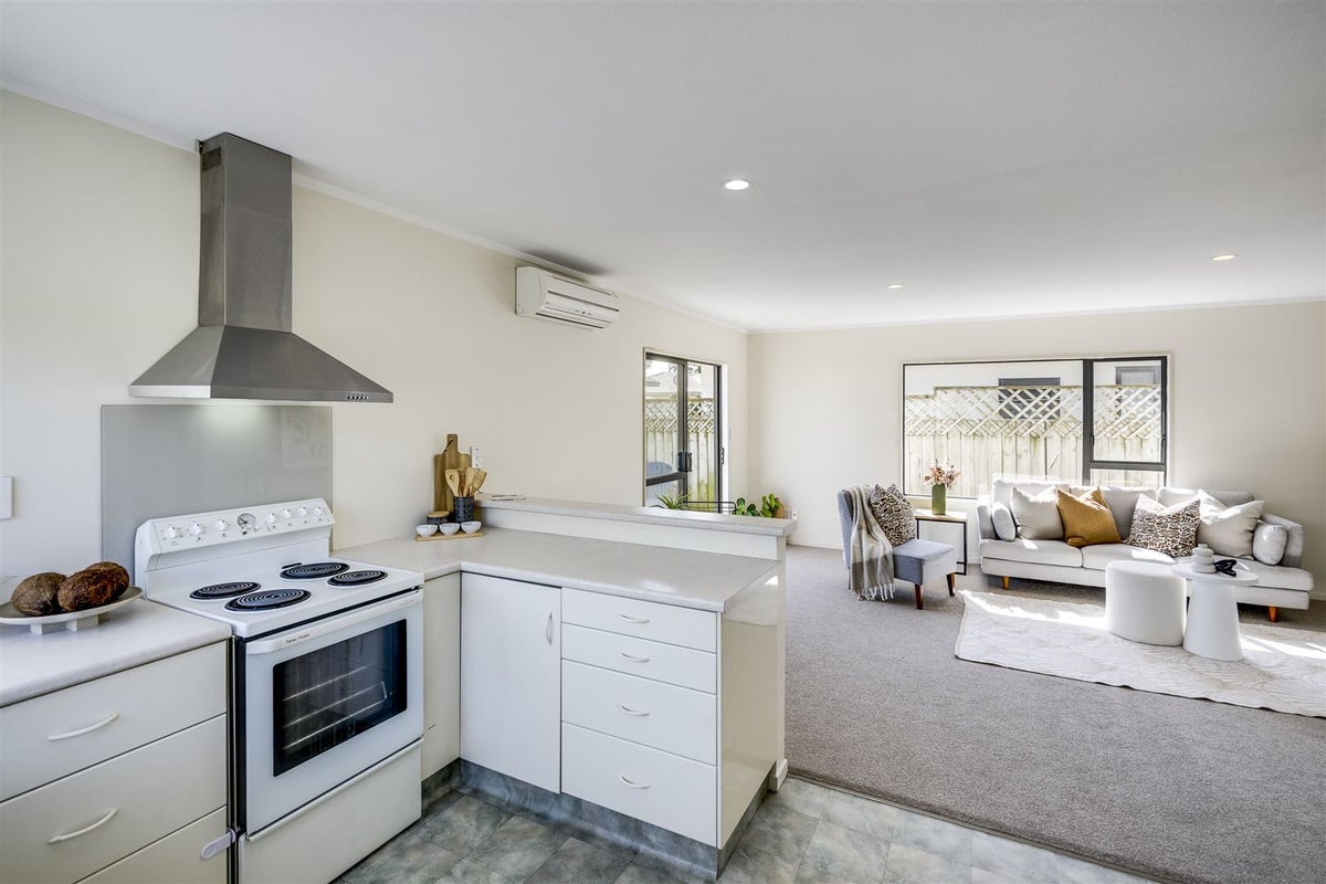 2/145 NELSON Crescent, NAPIER SOUTH, NAPIER - Carousel 2