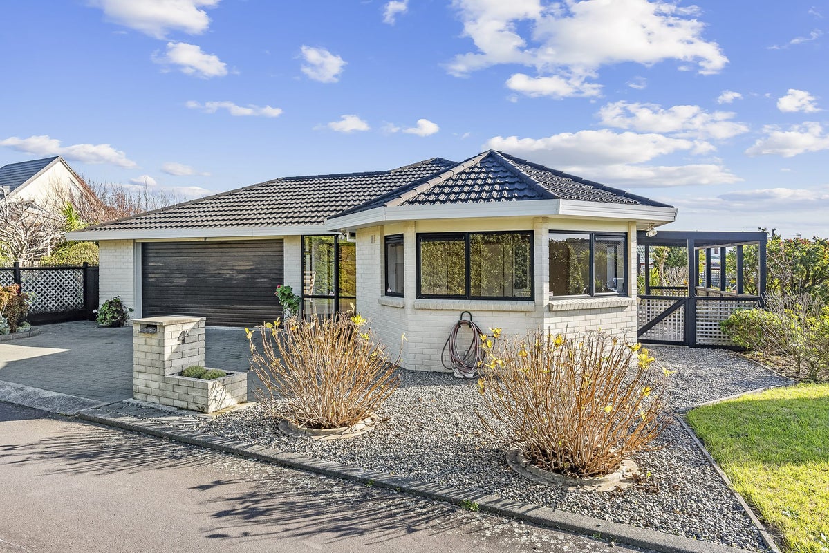 4A Trinity Place, Paraparaumu Beach, Paraparaumu - Carousel 1
