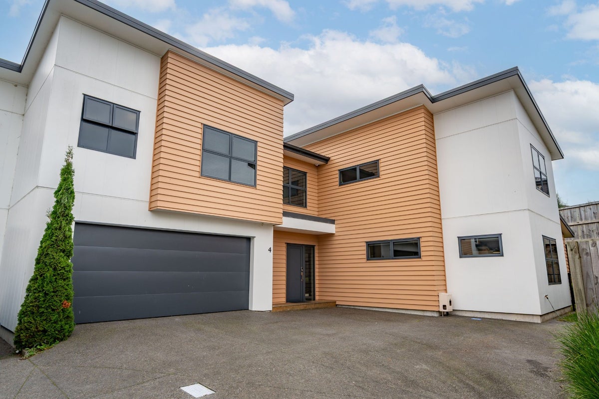 4/353 Hukanui Road, Rototuna, Hamilton - Carousel 1