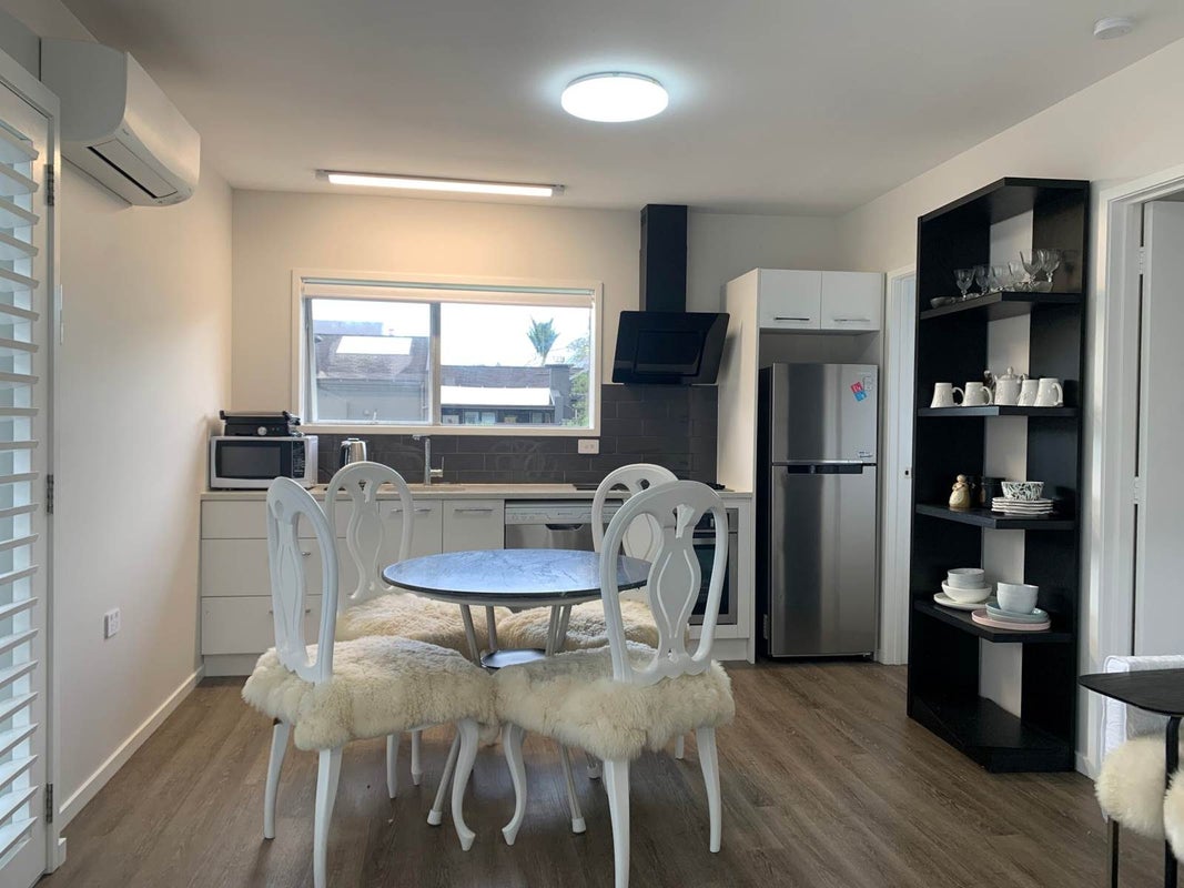 1/14 Argyle Street, Herne Bay, Auckland - Carousel 2