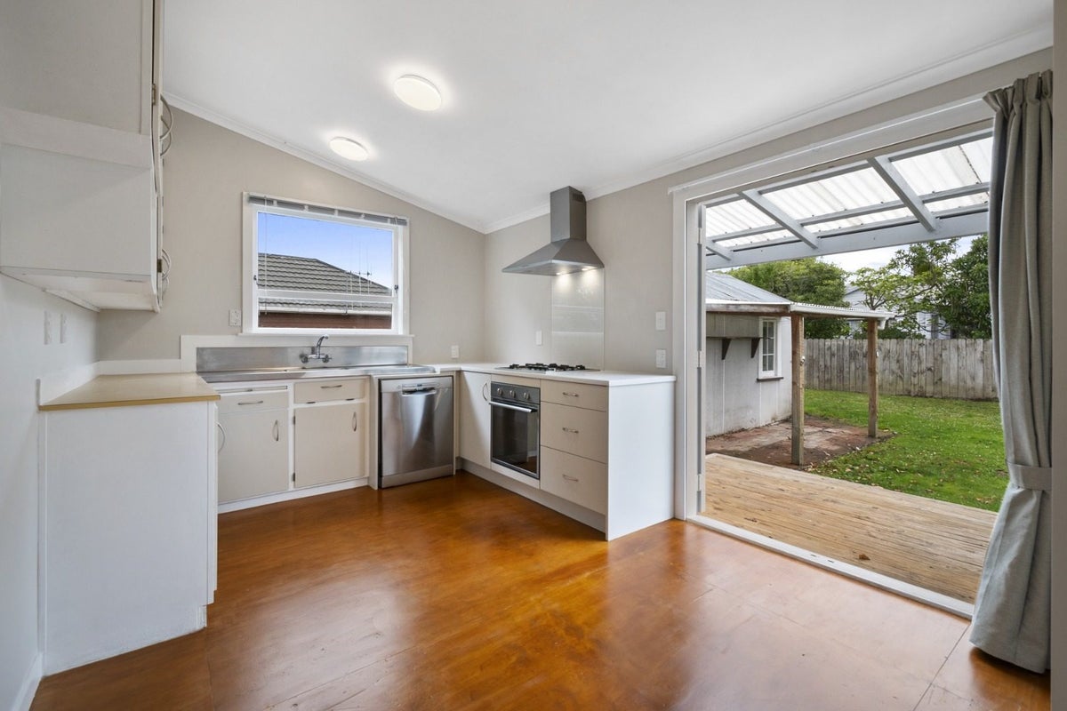 3 Regent Street, Palmerston North, Palmerston North - Carousel 2