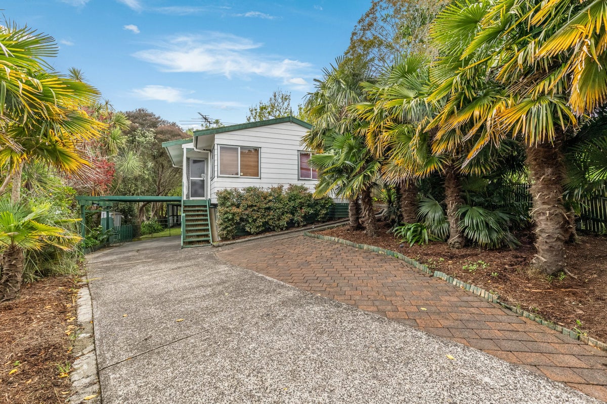23 Imperial Place, Henderson, Auckland - Carousel 1