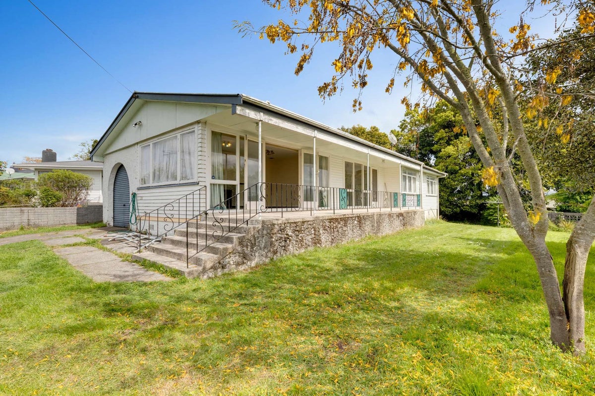 31 Elliott Crescent, Owhata, Rotorua - Carousel 1