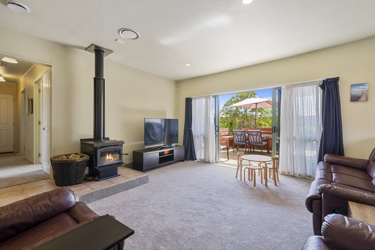 12 Everard Place, Ngongotaha, Rotorua - Carousel 2