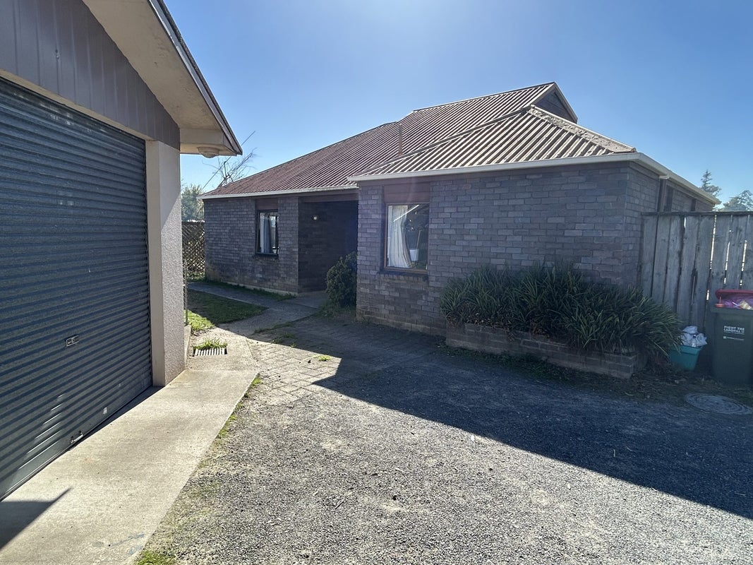 42A Rimu Street, Maeroa, Hamilton - Carousel 1