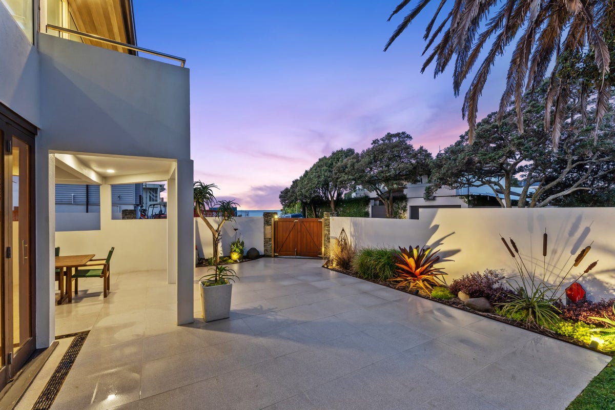 1/22 Tiri Road, Milford, Auckland - Carousel 2