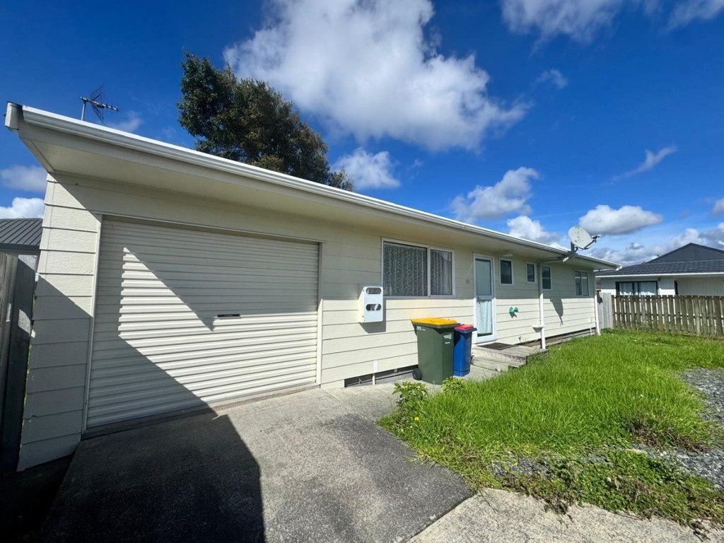 12B Sturges Road, Henderson, Auckland - Carousel 1
