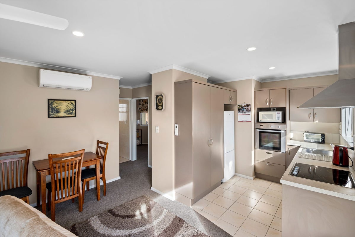 22 Bayliss Close, Northwood, Christchurch - Carousel 1