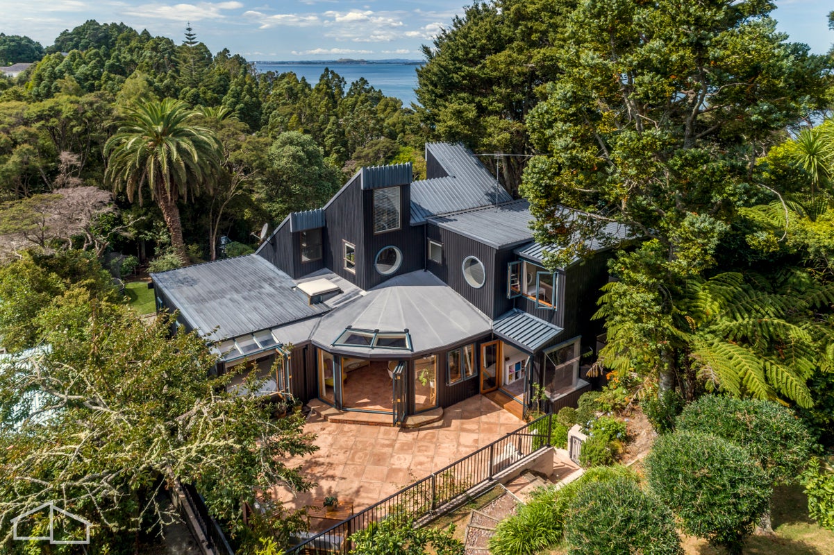 777 South Titirangi Road, Titirangi, Auckland - Carousel 1
