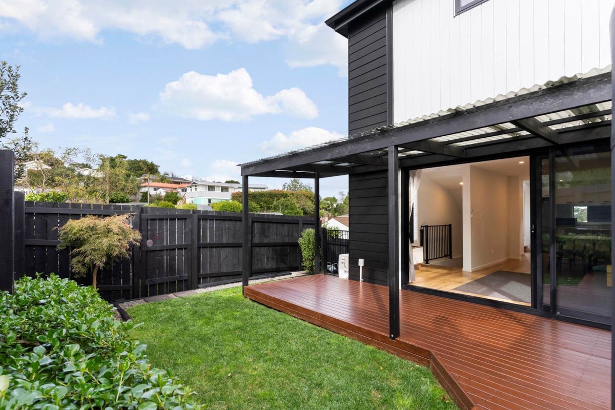 1B Stott Avenue, Birkdale, Auckland - Carousel 1