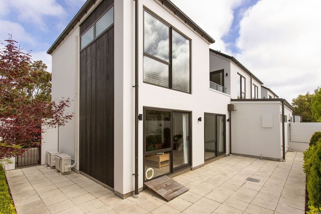 20D Hewitts Road, Merivale, Christchurch - Carousel 1